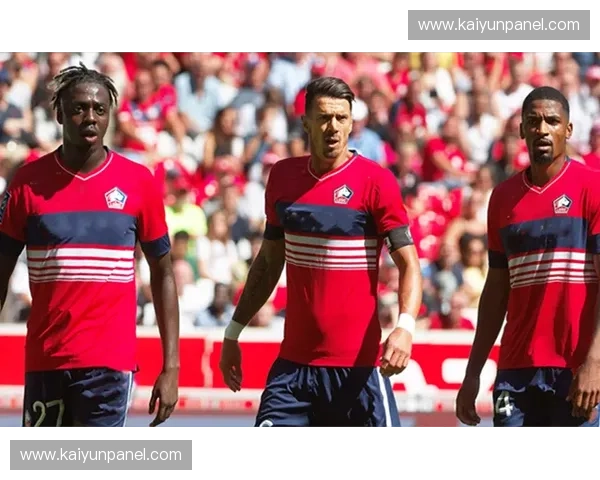 里尔4-3绝杀欧塞尔，全场出现7黄4红戏剧性拉满