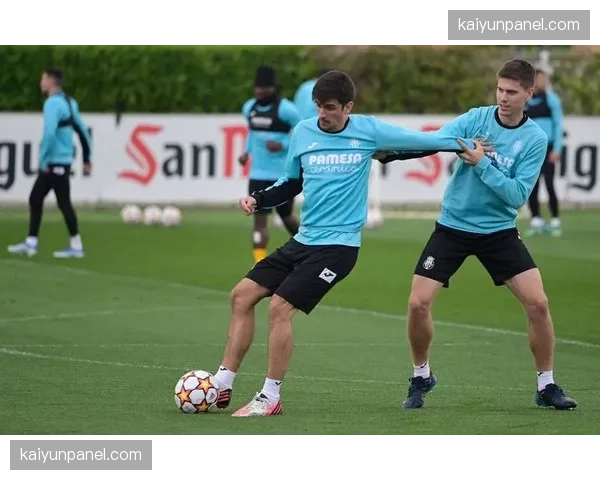 比利亚雷亚尔前锋莫雷诺伤愈复出，欧冠席位争夺添利器